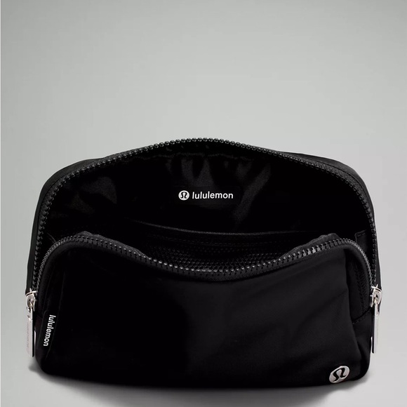 NWT LuluLemon Everywhere Belt Bag 2L BLK - Picture 5 of 13